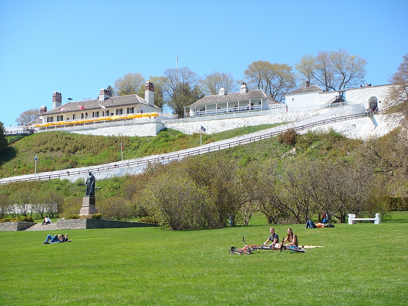 198 Memorial Day [2008 May 23].JPG - Scenes from Mackinac Island.